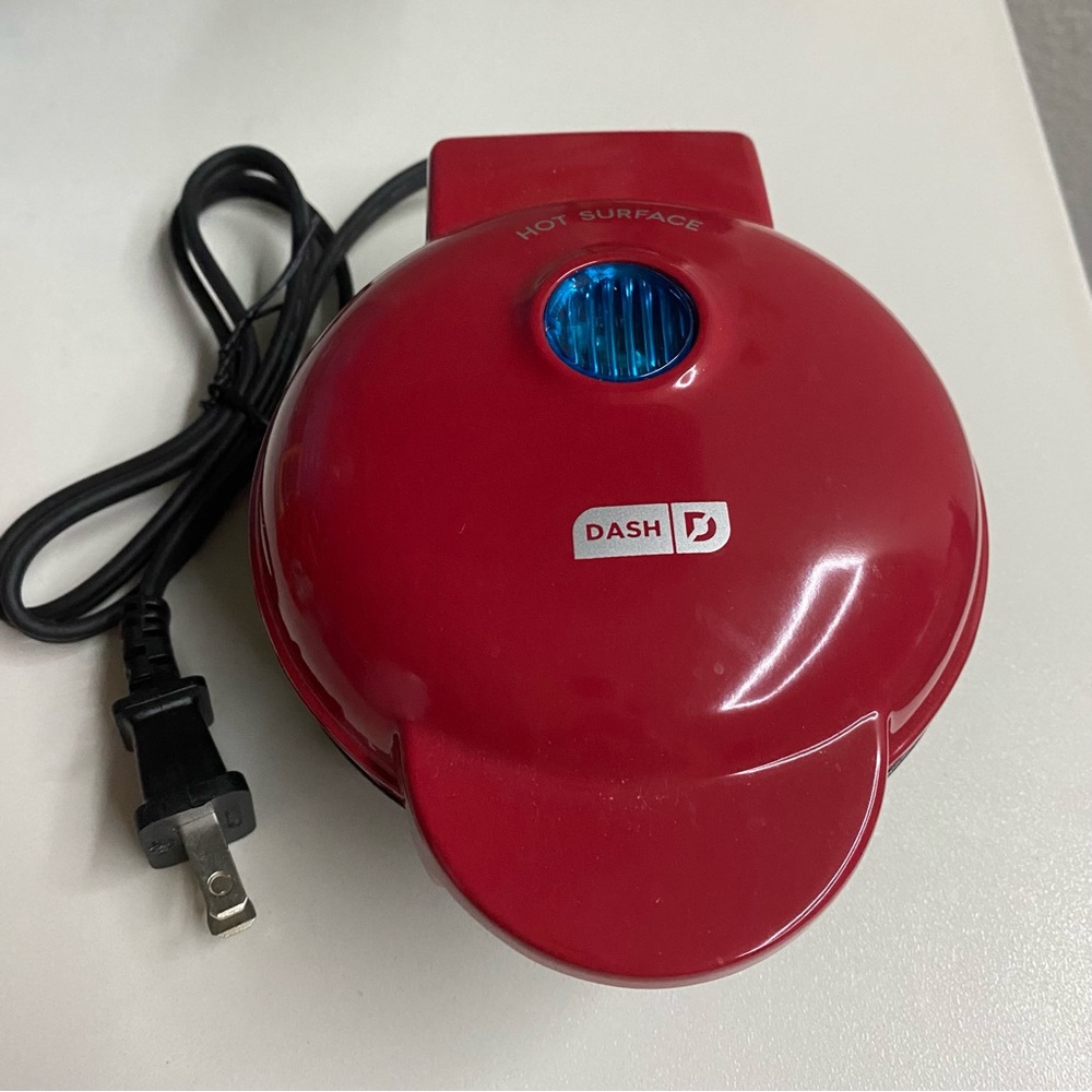 Dash Mini Waffle Maker Red